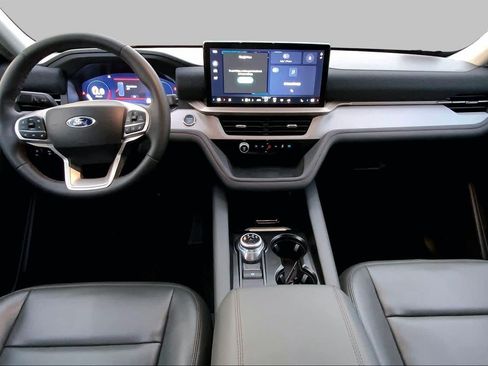 Certified 2025 Ford Explorer Active w/ Active Comfort Package RWD image 15