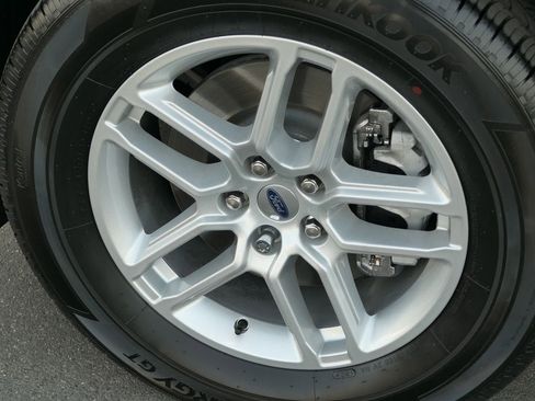 Used 2025 Ford Explorer Active w/ Active Comfort Package image 12