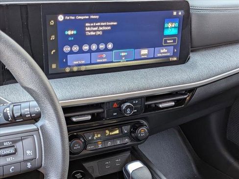 Used 2026 Nissan Kicks SV w/ SV Premium Package image 16