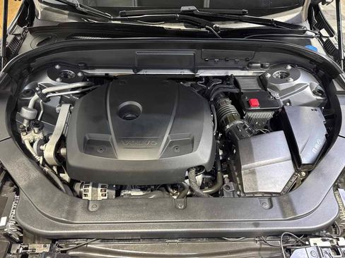 Used 2019 Volvo XC60 T6 Momentum w/ Multimedia Package AWD/4WD image 31