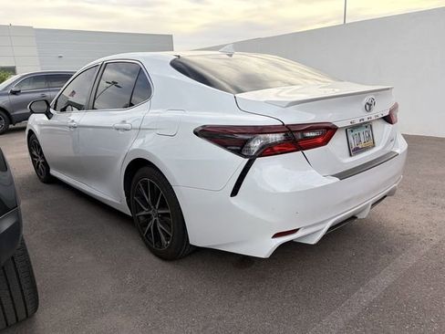 Used 2023 Toyota Camry SE FWD image 8
