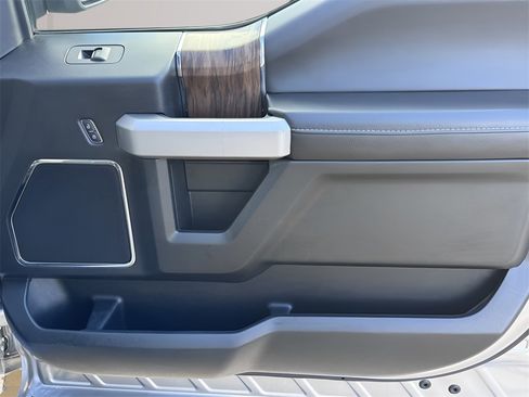 Used 2020 Ford F150 Lariat image 30