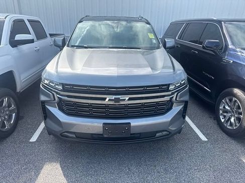 Used 2022 Chevrolet Suburban RST w/ Sport Performance Package AWD/4WD image 10