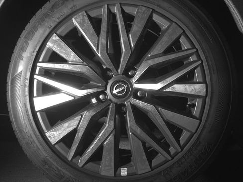 Used 2025 Nissan Altima 2.5 SV FWD image 15