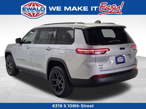 New 2025 Jeep Grand Cherokee L Altitude image 18