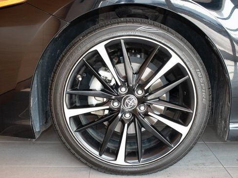 Used 2019 Toyota Camry XSE FWD image 9