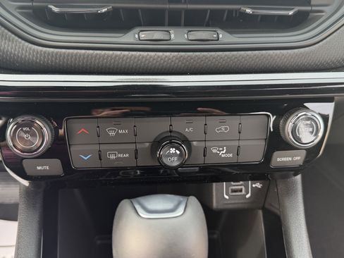 New 2026 Jeep Compass Latitude AWD/4WD image 20