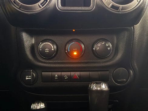 Used 2014 Jeep Wrangler Sport w/ Connectivity Group AWD/4WD image 24