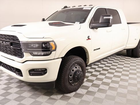 Used 2024 RAM 3500 Limited image 10