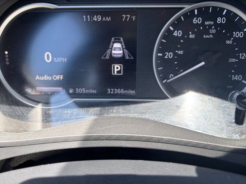 Used 2025 Nissan Versa SV FWD image 40