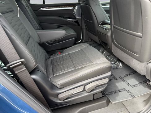 New 2026 Cadillac Escalade Platinum Sport AWD/4WD image 12