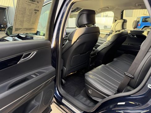 Used 2025 Genesis GV80 2.5T Standard image 25