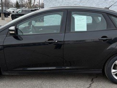Used 2014 Ford Focus SE image 2