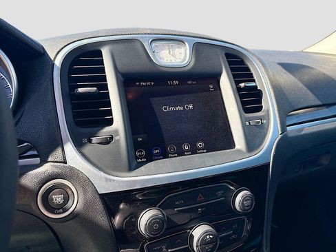 Used 2023 Chrysler 300 Touring w/ Sport Appearance Package image 14