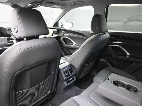 Used 2025 Audi Q5 Premium Plus w/ Premium Plus AWD/4WD image 19