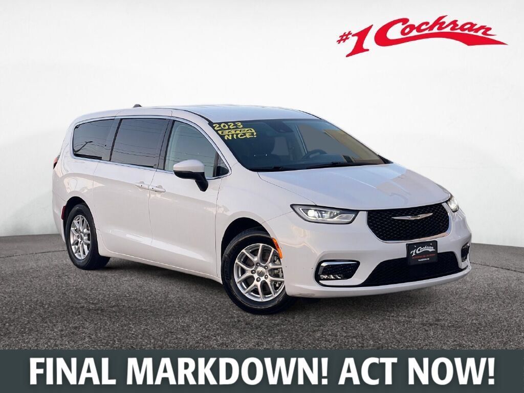 Used 2023 Chrysler Pacifica Touring-L FWD image 1