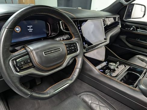 Used 2023 Jeep Grand Wagoneer Series III w/ Rear Seat Video Group 1 AWD/4WD image 23