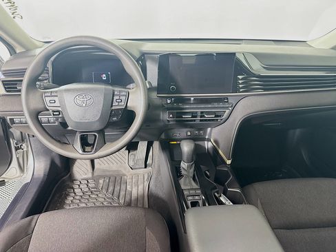 Used 2025 Toyota Camry LE image 21