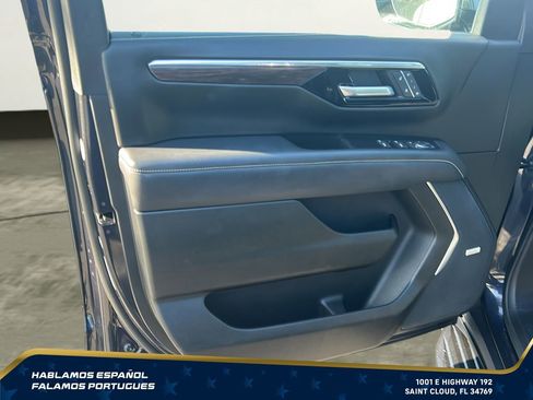 Certified 2025 Chevrolet Suburban Premier RWD image 10