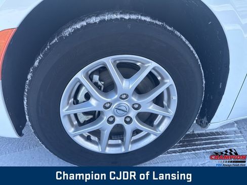 Used 2024 Chrysler Pacifica Touring-L image 15