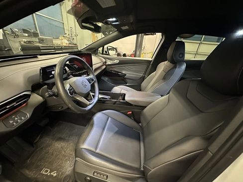 Used 2023 Volkswagen ID.4 Pro S image 10