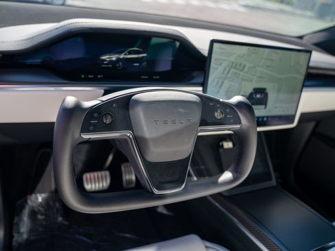 Used 2022 Tesla Model X Plaid AWD/4WD image 12