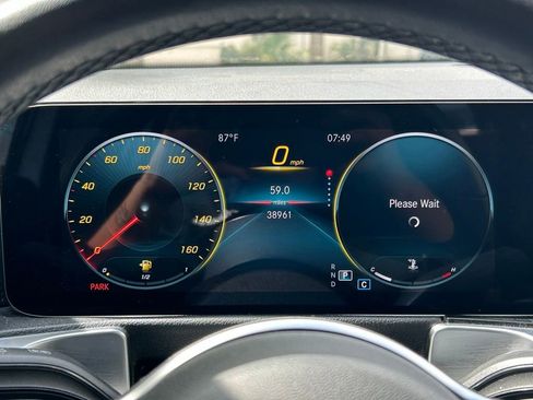 Used 2022 Mercedes-Benz GLB 250 w/ Premium Package Lite image 20