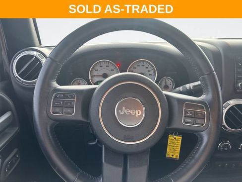 Used 2016 Jeep Wrangler Unlimited Sahara w/ Connectivity Group AWD/4WD image 14