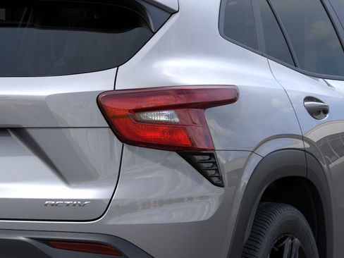 New 2026 Chevrolet Trax ACTIV w/ Sunroof Package FWD image 11