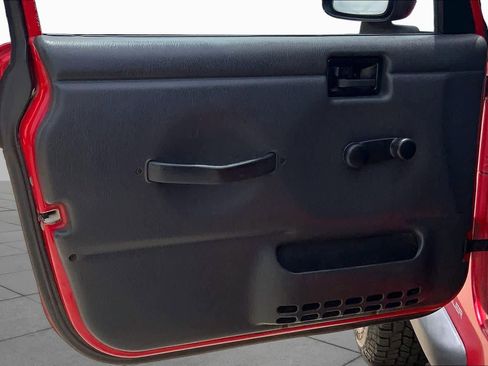 Used 2005 Jeep Wrangler X AWD/4WD image 21