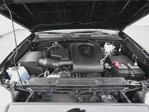 Certified 2023 Toyota Tacoma TRD Off-Road image 8