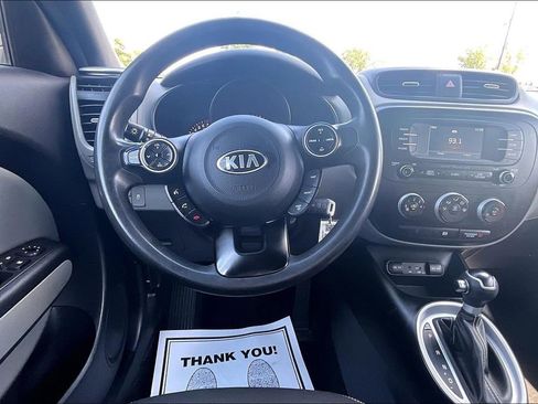 Used 2016 Kia Soul + FWD image 5