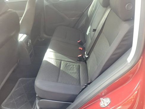 Used 2015 Volkswagen Tiguan S image 6