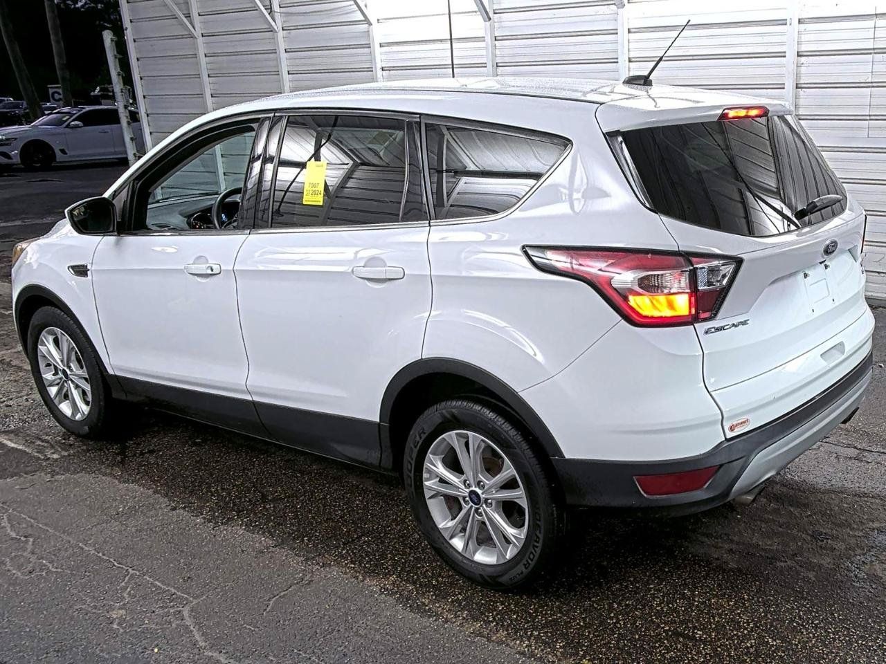 Used 2017 Ford Escape SE AWD/4WD image 5