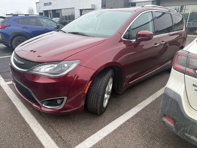 Used 2018 Chrysler Pacifica Touring-L Plus w/ Tire & Wheel Group