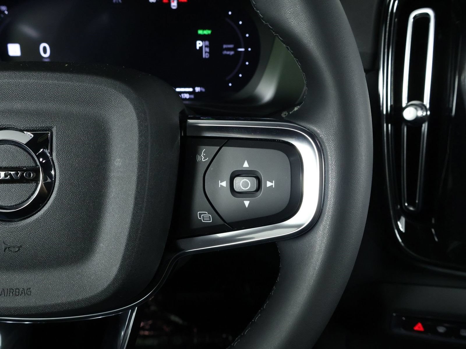 Certified 2023 Volvo XC40 Recharge Core w/ Protection Package Premier AWD/4WD image 11