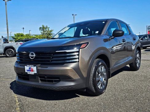 Used 2025 Nissan Kicks S AWD/4WD image 7