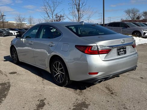 Used 2017 Lexus ES 350 w/ Luxury Package image 3