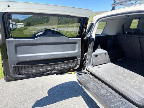 Used 2010 Toyota FJ Cruiser 4WD image 15