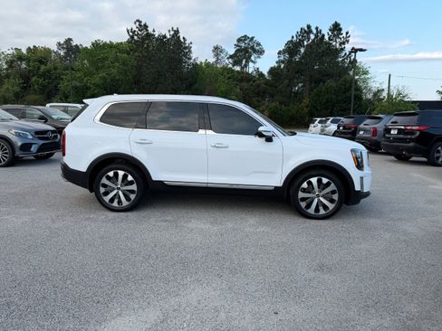Used 2022 Kia Telluride EX w/ EX Premium Package FWD image 4
