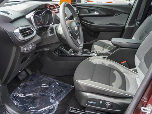 Used 2023 Chevrolet TrailBlazer LT FWD image 17