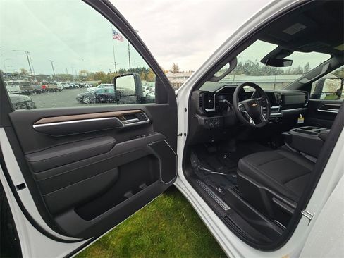 New 2026 Chevrolet Silverado 2500 LT image 14