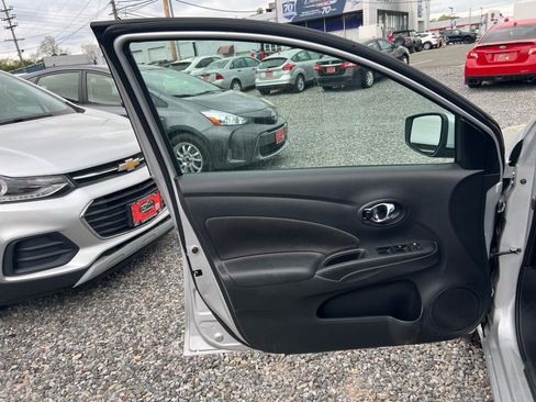 Used 2018 Nissan Versa SV FWD image 14