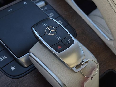 Used 2022 Mercedes-Benz GLE 350 image 35