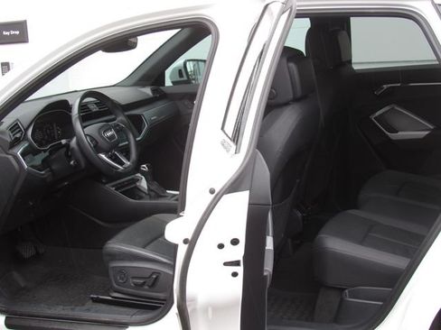 Used 2022 Audi Q3 2.0T Premium w/ Convenience Package AWD/4WD image 13