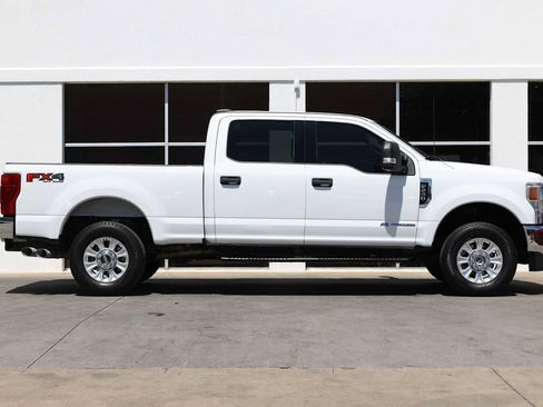 Used 2021 Ford F250 XLT w/ FX4 Off-Road Package AWD/4WD image 7