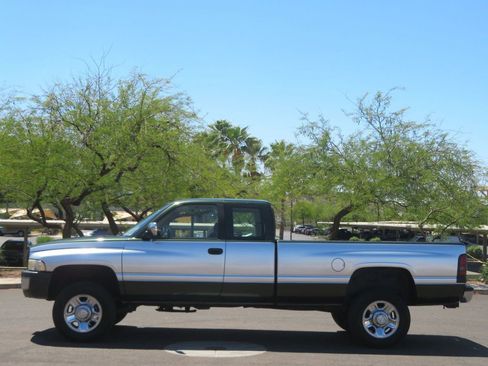 Used 1996 Dodge Ram 2500 Truck 4x4 Club Cab image 2