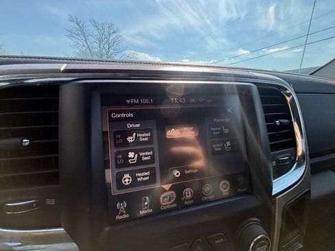 Used 2014 RAM 1500 Laramie w/ Convenience Group image 11