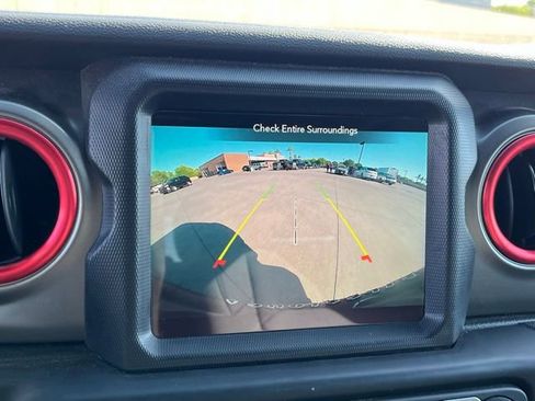 Used 2023 Jeep Wrangler Unlimited w/ Sun & Screen Package AWD/4WD image 22