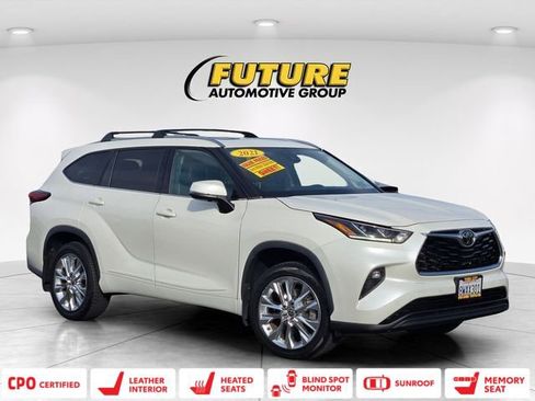 Certified 2021 Toyota Highlander Limited FWD image 1